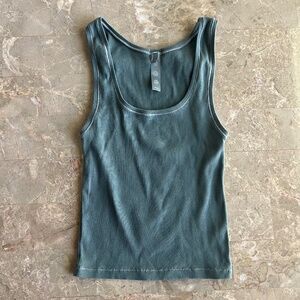 NWOT SKIMS Soft Lounge Ribbed Crop Tank Top Teal Blue Green Medium